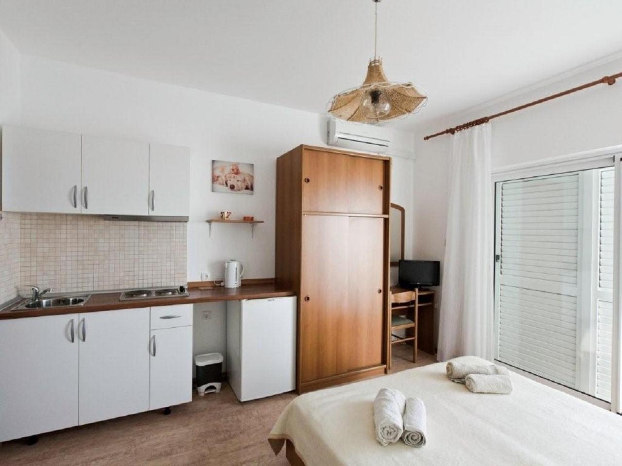 Apartments And Rooms Mirja-Parking Primosten Exterior photo